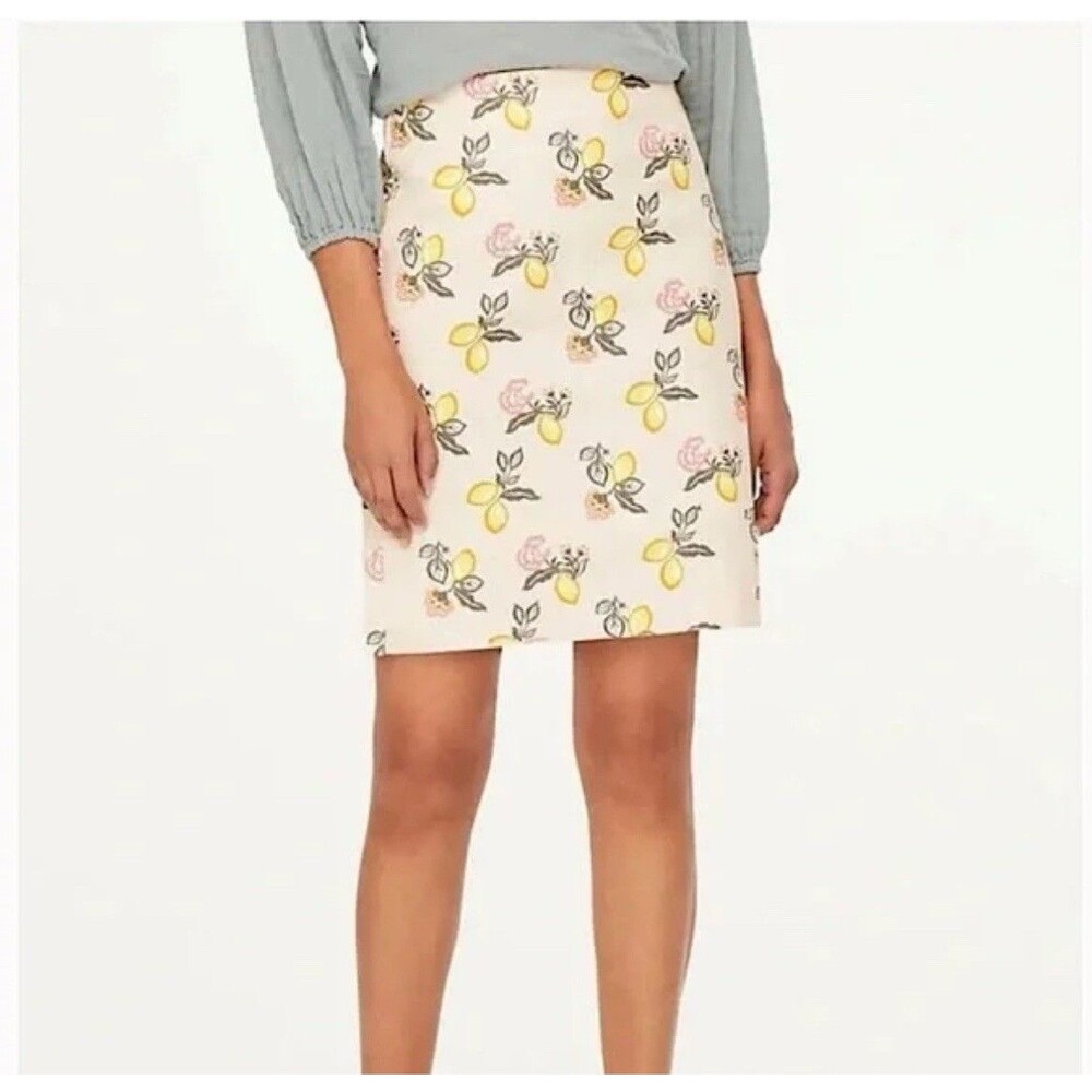 LOFT Womens sz 8 Skirt  Lemon Print Short Mini Zip Closure Preppy Career Spring